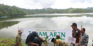 Muhammadiyah Kulonprogo Tanam Aren di Danau Sermo, Wujudkan Green Muktamar