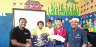 Bakti Sosial Karyawan dan Majelis Taklim XL Axiata Bangun Jamban Sehat di Tegal dan Wisata Hijau di Lampung