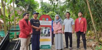 Tim PKM UMY Hibahkan Mechanical Bar Screen untuk Mendukung ‘Merti Kali’ di Kauman Babadan