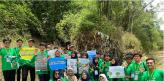 Pelajar Lintas Agama Besuk Sungai Kalibaru Banyuwangi