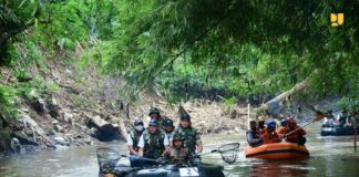 Peringati Hari Bakti PU ke-77, Kementerian PUPR Gelar Gerakan Bersih dan Sehat Bersama Sungai Ciliwung