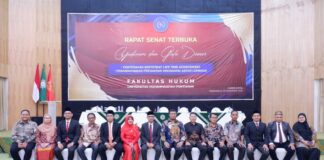Lifetime Achivment Award 2022 Mewarnai Yudisium ke-2 Fakultas Hukum Universitas Muhammadiyah Pontianak