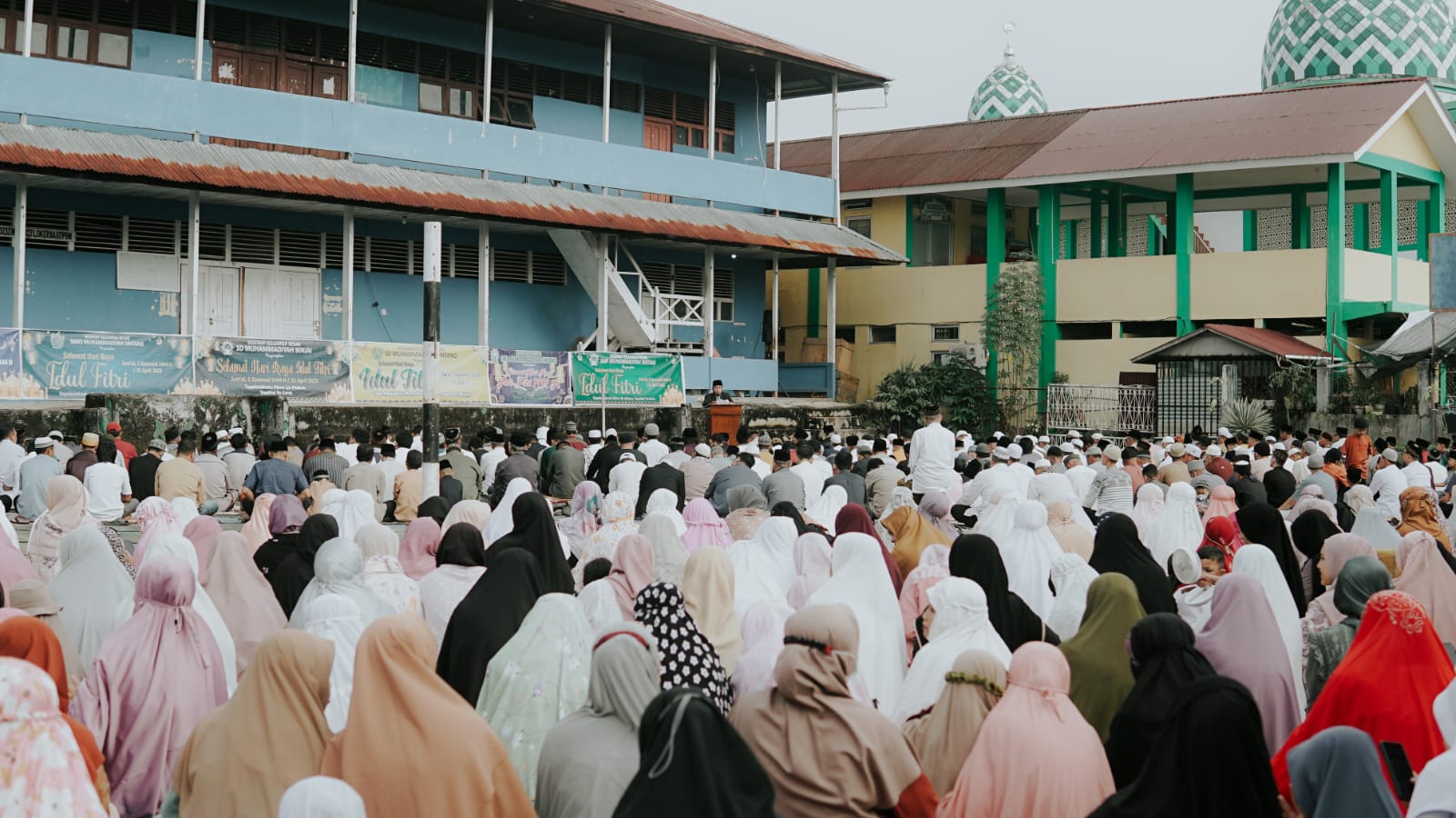 Ribuan Jamaah Penuhi Lapangan Sma Muhammadiyah Sintang Kalimantan Barat