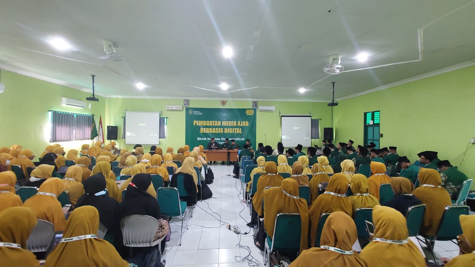 Hadapi Perkembangan Teknologi Sd Birrul Walidain Muhammadiyah Sragen 