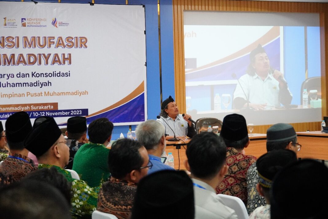 Kiai Cepu Bacakan Puisi di Depan Peserta Konferensi Mufasir Muhammadiyah