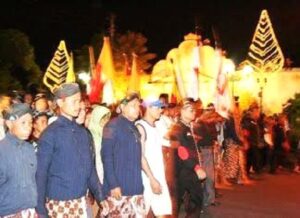 Topo bisu mengelilingi Benteng Kraton Yogyakarta. (foto :  Dinas Pariwisata Kota Yogyakarta)