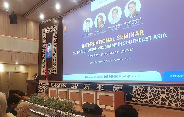 UAD dan SEAMEO RECFON menggelar seminar internasional 'Program Makan Siang di Sekolah di Asia Tenggara: Praktik Terbaik dan Pembelajaran' di Ruang Amphitarium Lantai 9 Kampus 4 UAD, Kamis (26/9/2024) . (foto : heri purwata)