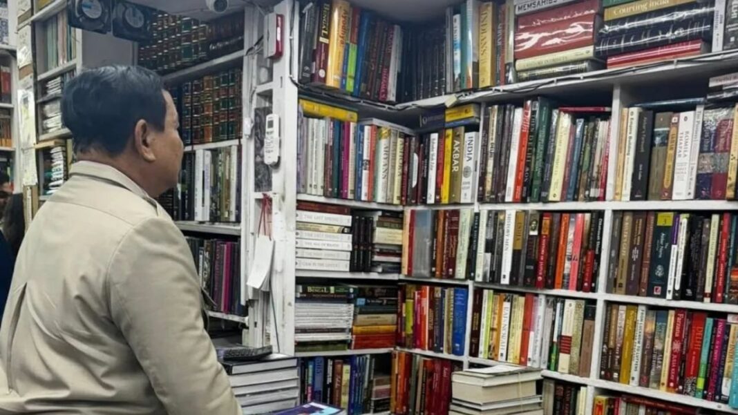 Presiden Prabowo Subianto Borong Buku di New Delhi, India