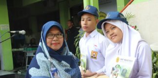 Semarak HUT ke-80 RI, SMP Muhammadiyah 10 Yogyakarta Gelar Upacara dan Lomba Kreatif