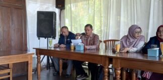 Lima Guru Besar UMS Gelar Jumpa Pers, Prof. Sholahuddin Tekankan Urgensi Kewirausahaan Syariah