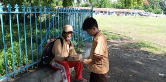 “Nasihat” Nasi Sedekah Jumat: Murid SD Al Firdaus Belajar Berbagi dan Bersyukur