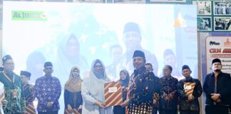 UMRI Raih Anugerah PTMA Peduli CRM pada CRM Award VI 2025 di Banjarmasin