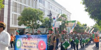 Drumband Hizbul Wathan Meriahkan Jalan Sehat Milad ke-113 Muhammadiyah dan Milad ke-98 RS PKU Muhammadiyah Surakarta