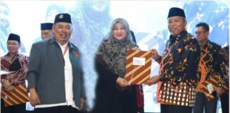 UMPKU Surakarta Raih Penghargaan CRM Award VI 2025 sebagai PTMA Peduli Cabang, Ranting, dan Masjid Muhammadiyah