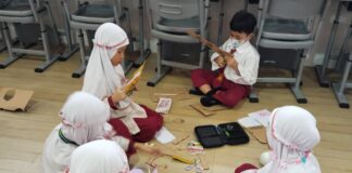 Hari Guru Nasional, Murid SD Muhammadiyah PK Solo Bikin Buket Permen Kreatif