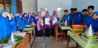 Meriahkan Hari Guru, SMP Muhammadiyah 4 Surakarta Gelar Lomba Menghias Tumpeng