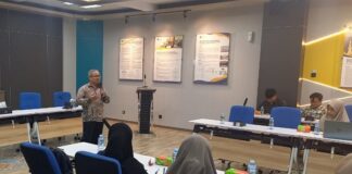 Mahasiswa Prodi MI UII Wajib Kuasai Pendekatan Data-Driven Decision Making Prof Adiwijaya saat menyampaikan Kuliah Umum di Prodi Magister Informatika, FTI UII. (foto : istimewa)