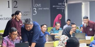 Kolaborasi PUSFID UII dan Jaksa Sangat Urgen dalam Tangani Bukti Elektronik Suasana Mini Workshop di Laboratorium Informatika Fakultas Teknologi Industri UII, Kamis (13/11/2025). (foto : istimewa)