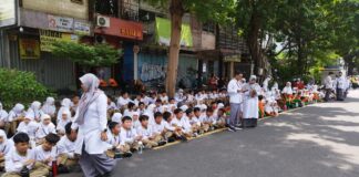 Ratusan Siswa SD Muhammadiyah 1 Solo Beri Penghormatan Terakhir untuk PB XIII