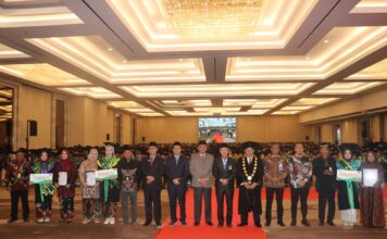 UM Palembang Wisuda 738 Lulusan, Tegaskan Unggul