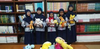 SD Muhammadiyah 1 Solo Donasi Mainan untuk Sumatra