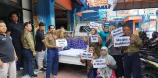 SD Muhammadiyah 1 Solo Tebar 1.400 Box Berkah