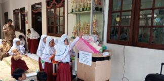 SD Muhammadiyah 24 Gajahan Galang Donasi Mainan