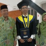 Wisuda UMS 2025, Agung Danarto Dampingi Putra Raih Gelar Sarjana Arsitektur