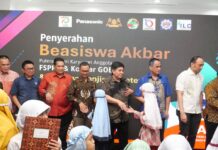 FSPPG K-Sarbumusi Serahkan Beasiswa Untuk Anak Anggota