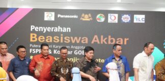 FSPPG K-Sarbumusi Serahkan Beasiswa Untuk Anak Anggota