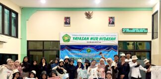 Mahasiswa Ilkom UMS Kampanyekan Reduce Reuse Lewat Donasi Pakaian