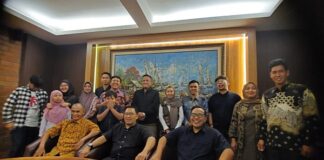 Prodi MTI UII Inklusif, untuk Calon Mahasiswa Semua Agama Pelepasan lulusan Prodi MTI FTI UII yang mengikuti wisuda Periode II Tahun Akademik 2025/2026 di Auditorium Prof KH Abdul Kahar Muzakkir, Kampus Terpadu UII, Sabtu (27/12/2025). (foto : heri purwata)