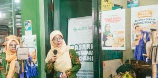 Merawat Bumi dari Pasar: Ketika ‘Aisyiyah Menjadikan Belanja Bagian dari Ibadah Ketua Umum PP ‘Aisyiyah, Dr. apt. Salmah Orbayinah, M.Kes., Apt., hadir pada puncak kampanye “Pasarku Tempat Ibadahku” di Pasar Demangan, Kemantren Gondokusuman, Kota Yogyakarta, Ahad (14/12/2025).
