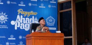 Pengajian Ahad Pagi di Ponpes Imam Syuhodo, Rektor UMS Tekankan Peran Orang Tua