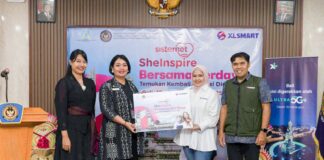 Sisternet Perkuat Pemberdayaan Perempuan Bapas Denpasar, Siapkan UMKM Tembus Pasar Global lewat KMP 2026 Perencana Muda Deputi Bidang Kesetaraan Gender, Kementerian Pemberdayaan Perempuan dan Perlindungan Anak Republik Indonesia, Setiorini, Kasi Bimbingan Klien Anak Balai Pemasyarakatan Kelas I Denpasar, Putu Yogi Hitha Wati, Product Owner Sisternet XLSMART, Adelia Panjaitan, dan Head Of Sales Greater Bali XLSMART, Riswan Sitorus, pada pelaksanaan Sisternet SheInspire di Balai Pemasyarakatan (Bapas) Denpasar pada 18–19 Desember 2025.