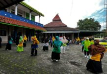 Senam Daycare Lansia PCA Kartasura Sehat