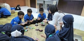 Parents Day SD Muhammadiyah PK Solo, Murid Hias Cupcake