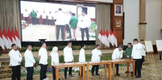 Sepuluh Pejabat BULOG Terima Penghargaan dari Menteri Pertanian atas Dukungan Swasembada Pangan 2025