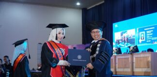 Lulusan UAD Harus Menjadi Profesional dan Entrepreneur Prosesi wisuda Universitas Ahmad Dahlan Periode II Tahun Akademi 2025/2026 di Yogyakarta, Sabtu (31/1/2026). (foto : istimewa)