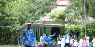 Mahasiswa Asing UMS Antusias Berinteraksi dengan Siswa SD