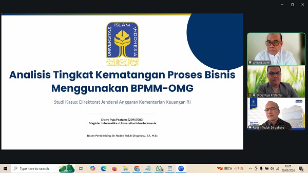 Dicky Puja Pratama (tengah) didampingi Teduh Dirgahayu dan Ahmad Lutfi saat memaparkan hasil penelitian kepada wartawan secara virtual, Sabtu (28/2/2026). (foto : screenshotzoom/heri purwata)