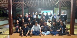 KKN DIK FKIP UMS Perkuat Karang Taruna