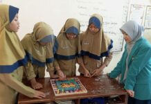 Tim EmotiMU UMS Kenalkan Media Pembelajaran Augmented Reality di SD Muhammadiyah 24 Gajahan Surakarta, Tingkatkan Literasi Emosi Siswa