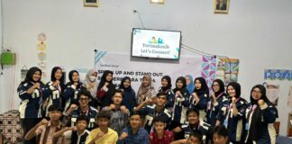 Mahasiswa KKN-DIK FKIP UMS Sosialisasi Public Speaking Remaja Parakan