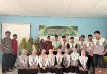 Mahasiswa KKN-DIK FKIP UMS Kenalkan Brisk AI