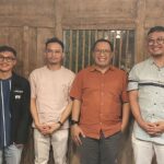 Mahasiswa MTI UII Didorong Segera Tempuh S3 Bagi Dosen Lulusan Prodi MTI FTI UII bersama Winda Nur Cahyo saat pelepasan di Yogyakarta, Jumat (13/2/2026). (foto : heri purwata)