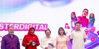 Sisternet XLSMART Bertransformasi: Hadirkan Ruang Aman Digital dan Fitur DigiHer untuk Perempuan Indonesia Kepala Badan Pengembangan SDM KemKomdigi RI, Boni Pudjianto, Deputi Bidang Perlindungan Hak Perempuan KPPPA RI, Dra. Desy Andriani, Direktur & Chief Regulatory Officer XLSMART, Merza Fachys, Sabrina Woro Anggraini-Womenpreneur, dan Staf Khusus Menteri KemnKomdigi RI, Alfreno Ramadhan dalam peluncuran fitur terbaru pada aplikasi dan website Sisternet di XLSMART Tower, Jakarta (10/2).