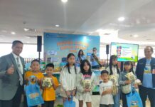 Ribuan Buku Bacaan Dibagikan Gratis kepada Anak-Anak Pemudik di Bandara Halim Perdanakusuma
