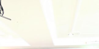 Beni Pramula Serahkan Buku Dakwah di Iftar Muhammadiyah