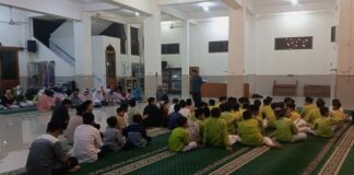 Tarawih Bersama, Siswa Muhammadiyah Surakarta Dikuatkan AIK
